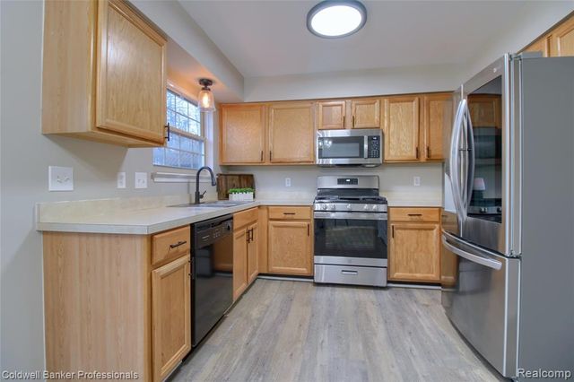 41816 White Tail Lane, Canton, MI 48188