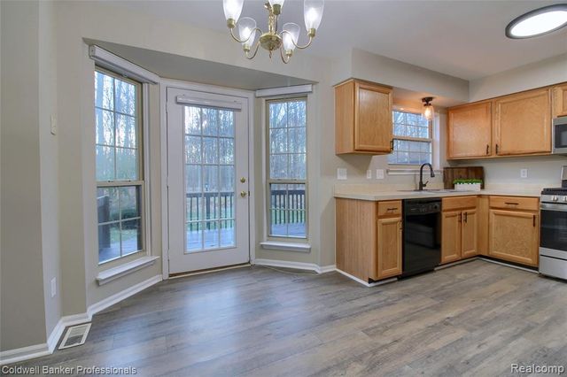 41816 White Tail Lane, Canton, MI 48188