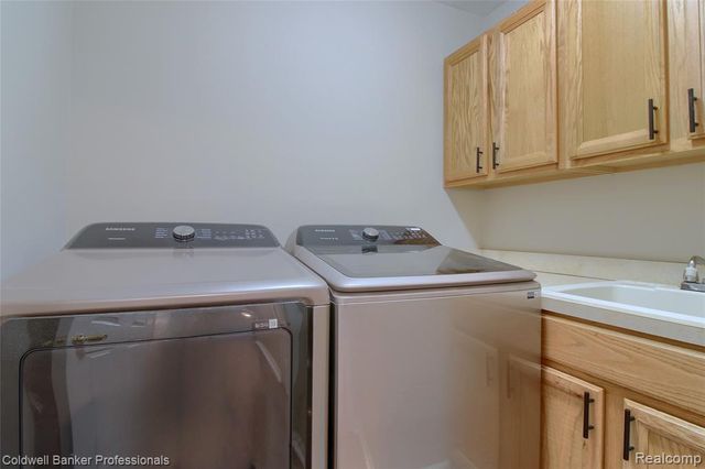 41816 White Tail Lane, Canton, MI 48188