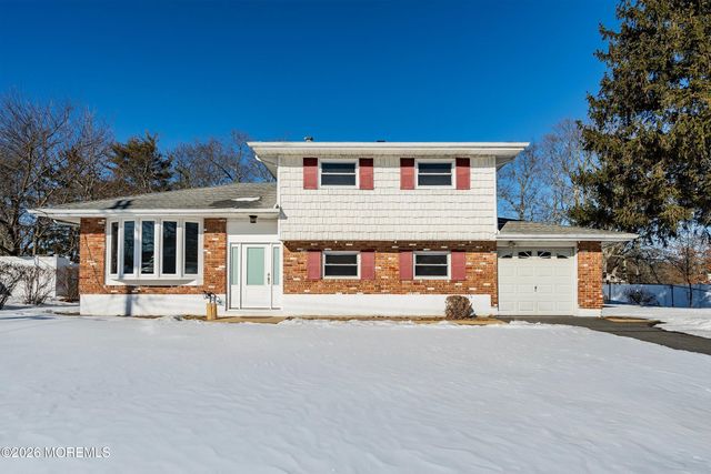 35 Vivian Court, Howell, NJ 07731