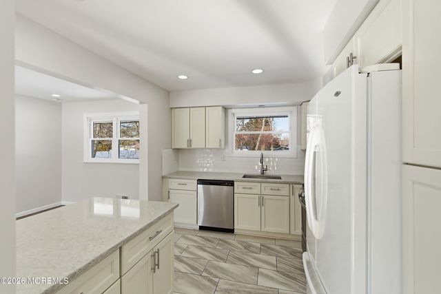 35 Vivian Court, Howell, NJ 07731