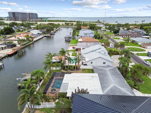 3921 E EDEN ROC CIRCLE, Tampa, FL 33634
