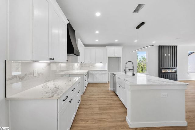 152 Boxwood Lane, Easley, SC 29640