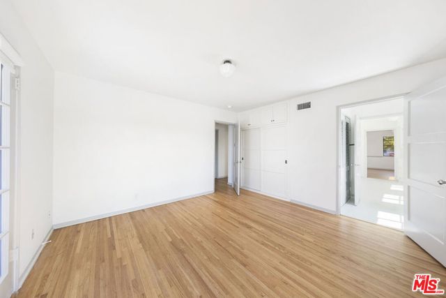 1033 S Tremaine Avenue, Los Angeles, CA 90019