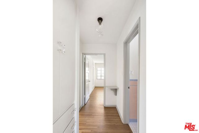 1033 S Tremaine Avenue, Los Angeles, CA 90019