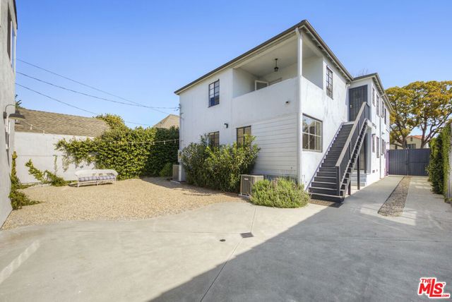 1033 S Tremaine Avenue, Los Angeles, CA 90019