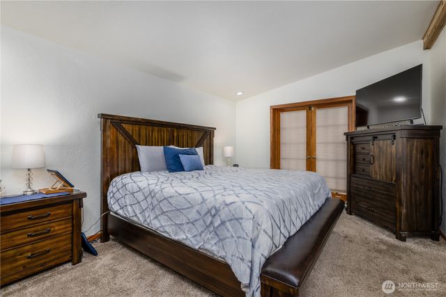 851 741 SE Cook Plant Farm Road, Shelton, WA 98584