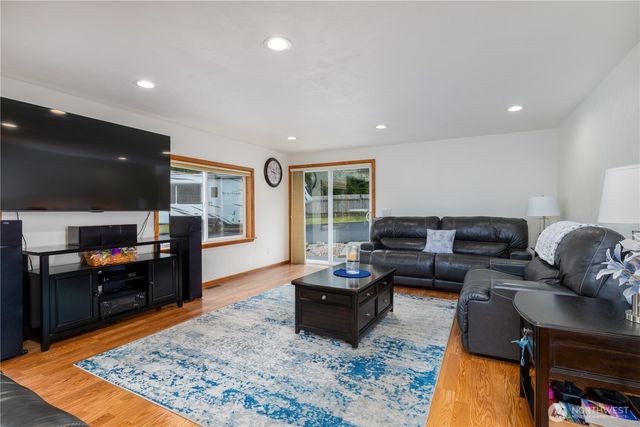 851 741 SE Cook Plant Farm Road, Shelton, WA 98584