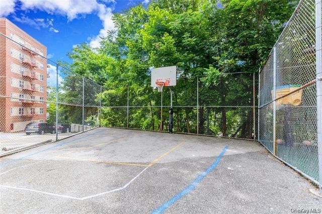 7 Balint Drive 521, Yonkers, NY 10710