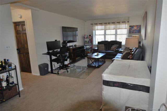 7 Balint Drive 521, Yonkers, NY 10710