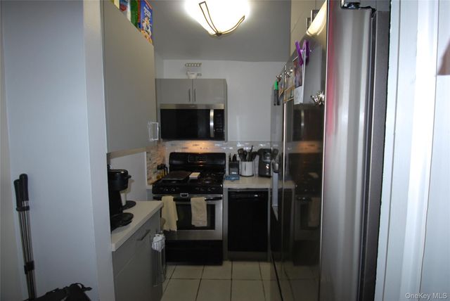 7 Balint Drive 521, Yonkers, NY 10710