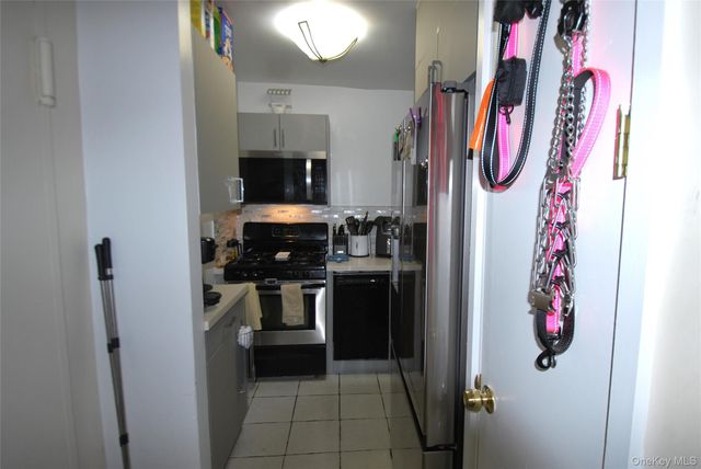 7 Balint Drive 521, Yonkers, NY 10710