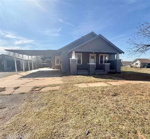 114 S 5th Street, Sentinel, OK 73664