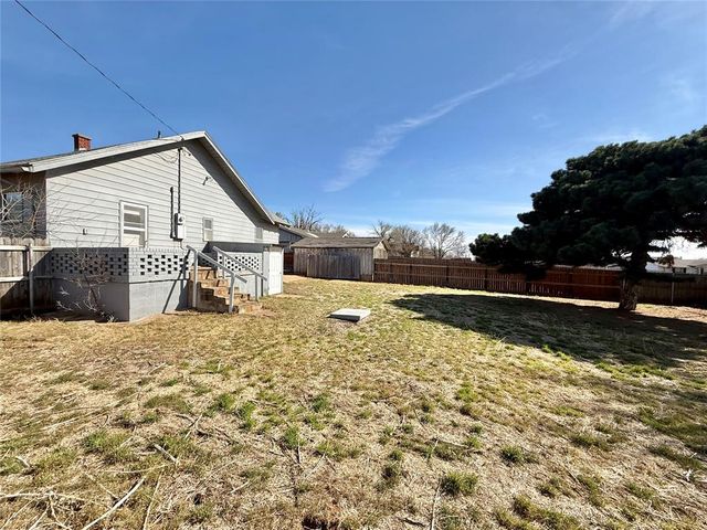 114 S 5th Street, Sentinel, OK 73664