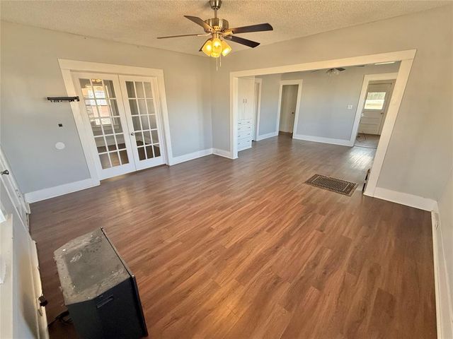 114 S 5th Street, Sentinel, OK 73664