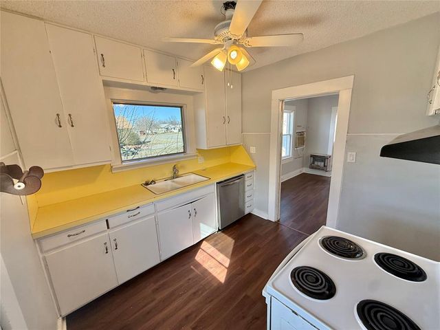 114 S 5th Street, Sentinel, OK 73664