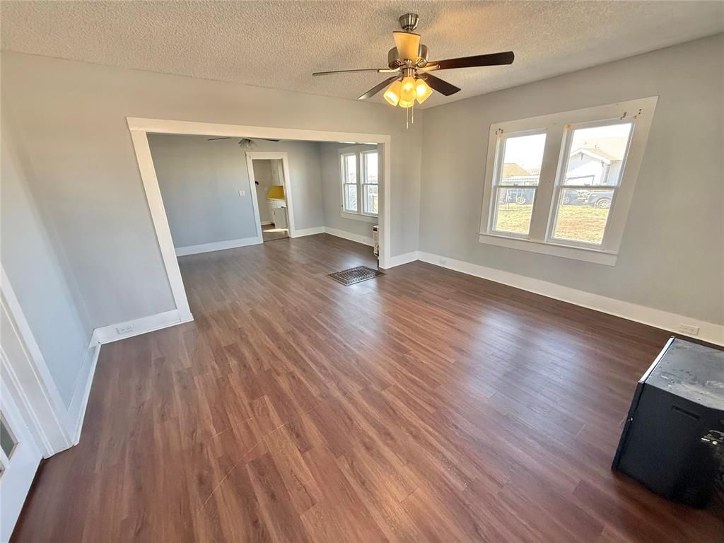 114 S 5th Street, Sentinel, OK 73664