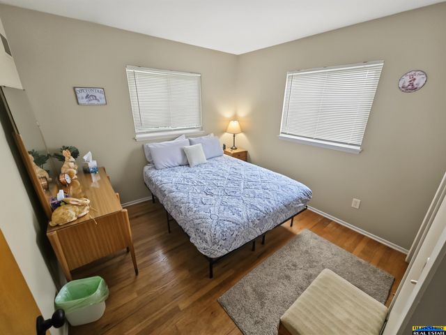 538 E 4th Street, Papillion, NE 68046