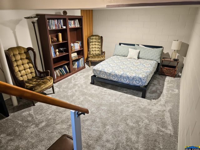 538 E 4th Street, Papillion, NE 68046