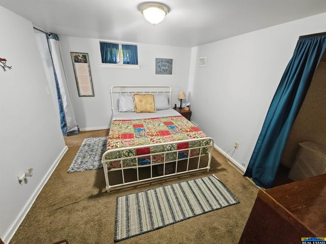 538 E 4th Street, Papillion, NE 68046