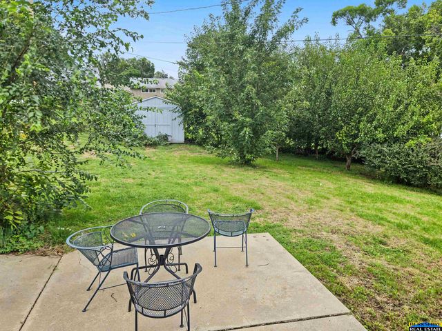 538 E 4th Street, Papillion, NE 68046