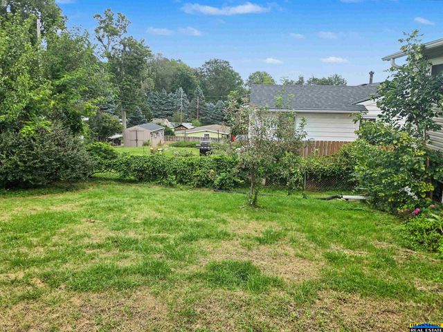 538 E 4th Street, Papillion, NE 68046
