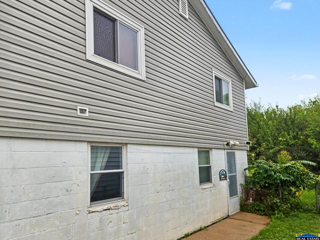 538 E 4th Street, Papillion, NE 68046