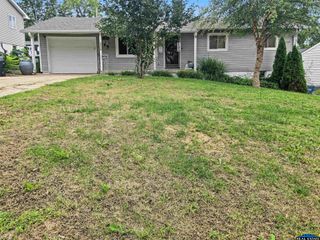 538 E 4th Street, Papillion, NE 68046