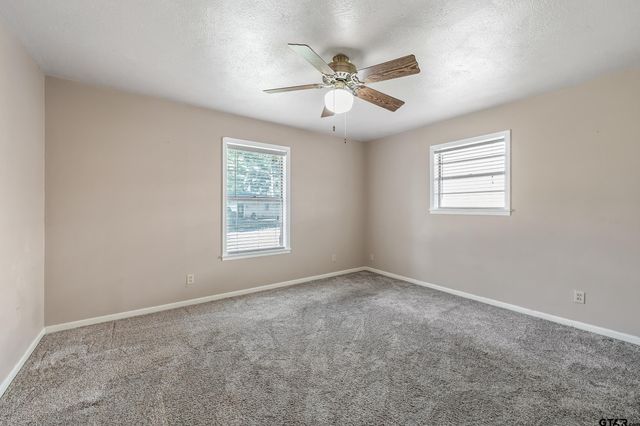 2002 Pinedale, Jacksonville, TX 75766