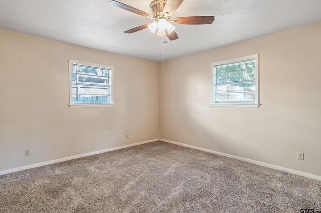 2002 Pinedale, Jacksonville, TX 75766