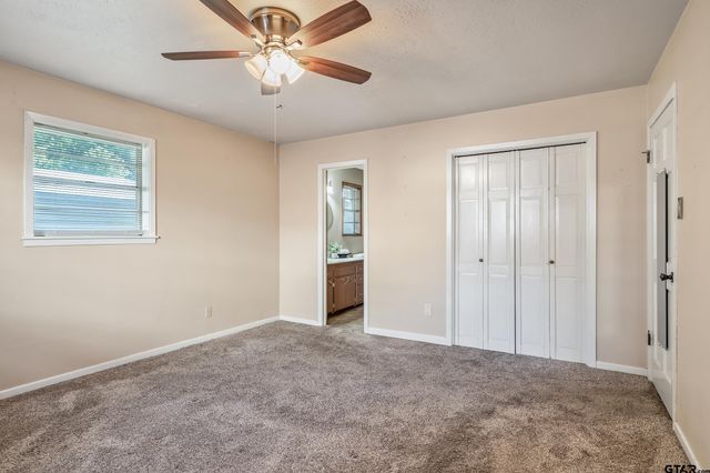 2002 Pinedale, Jacksonville, TX 75766