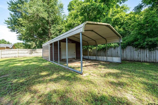 2002 Pinedale, Jacksonville, TX 75766