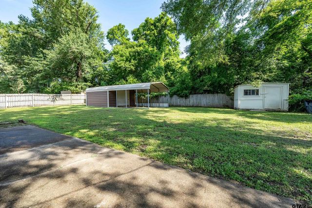 2002 Pinedale, Jacksonville, TX 75766