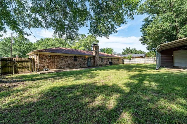 2002 Pinedale, Jacksonville, TX 75766