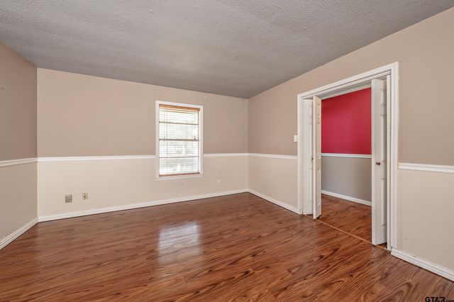 2002 Pinedale, Jacksonville, TX 75766
