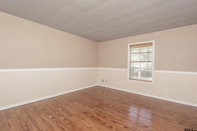 2002 Pinedale, Jacksonville, TX 75766