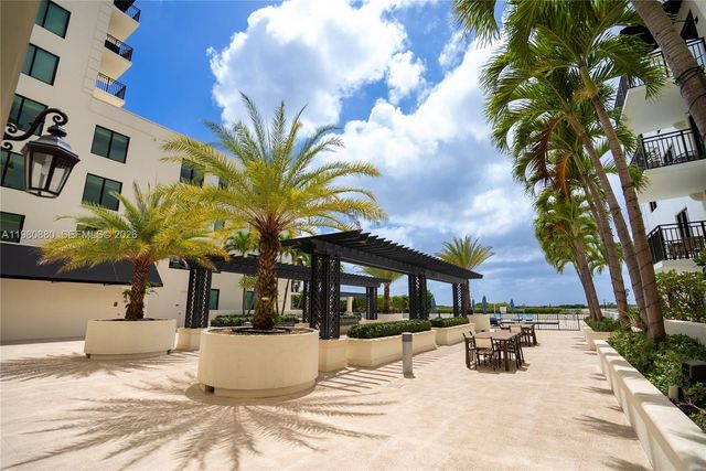 1300 Ponce De Leon Blvd 808, Coral Gables, FL 33134