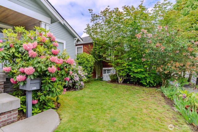 9017 5th Avenue NE, Seattle, WA 98115