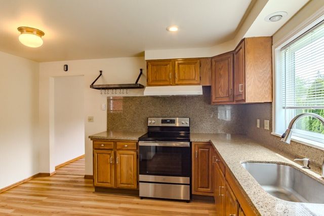 9017 5th Avenue NE, Seattle, WA 98115