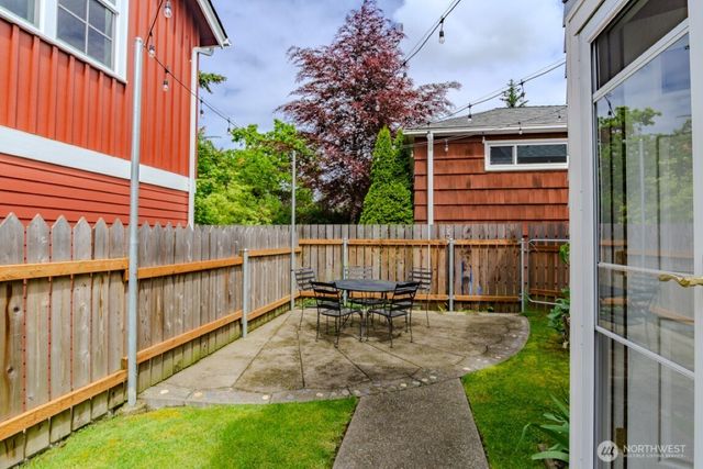 9017 5th Avenue NE, Seattle, WA 98115