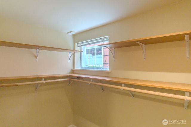 9017 5th Avenue NE, Seattle, WA 98115