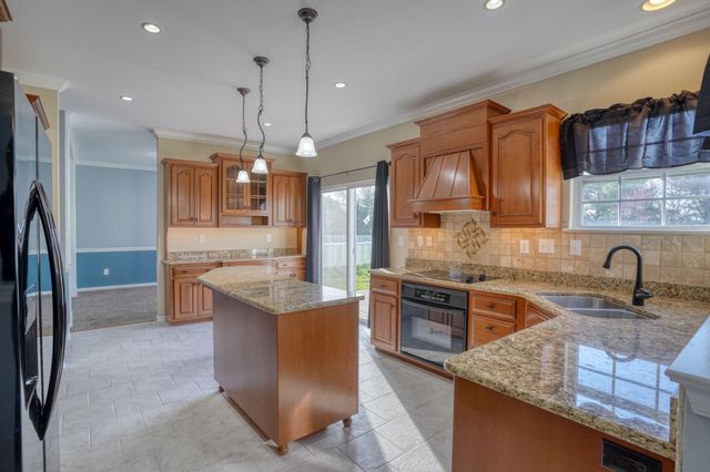 233 CARRINGTON DR, Dover, DE 19904