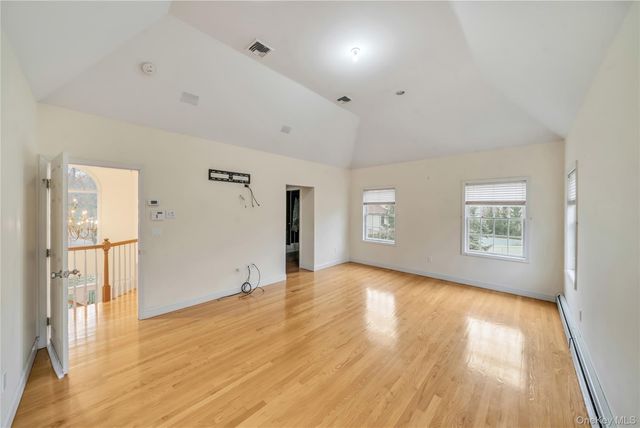 25 Charnwood Drive, Suffern, NY 10901