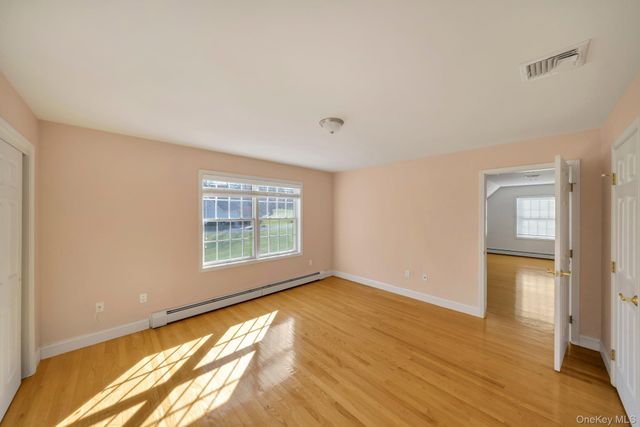 25 Charnwood Drive, Suffern, NY 10901