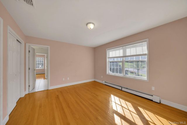 25 Charnwood Drive, Suffern, NY 10901