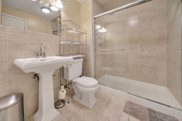 25 Charnwood Drive, Suffern, NY 10901