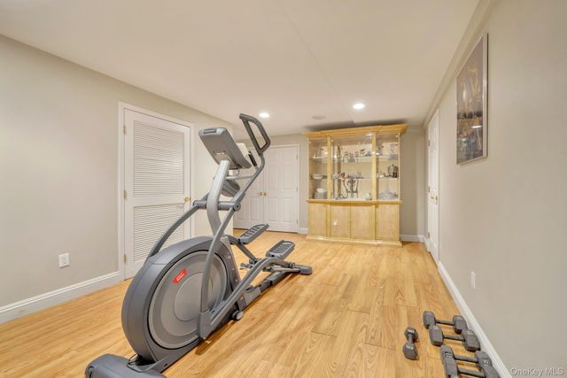 25 Charnwood Drive, Suffern, NY 10901