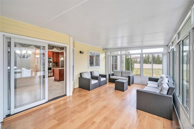 25 Charnwood Drive, Suffern, NY 10901