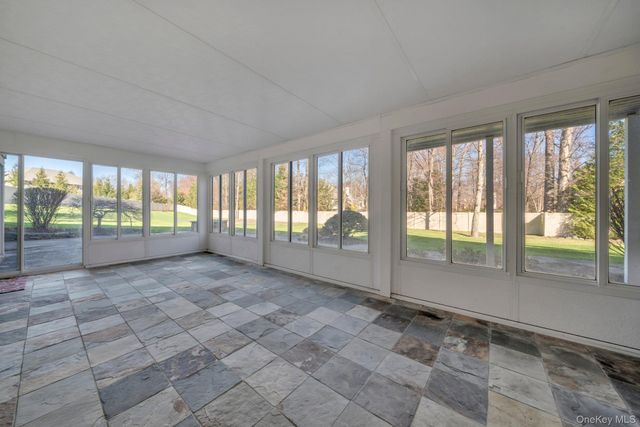 25 Charnwood Drive, Suffern, NY 10901