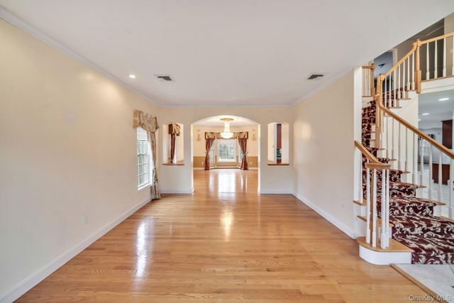 25 Charnwood Drive, Suffern, NY 10901